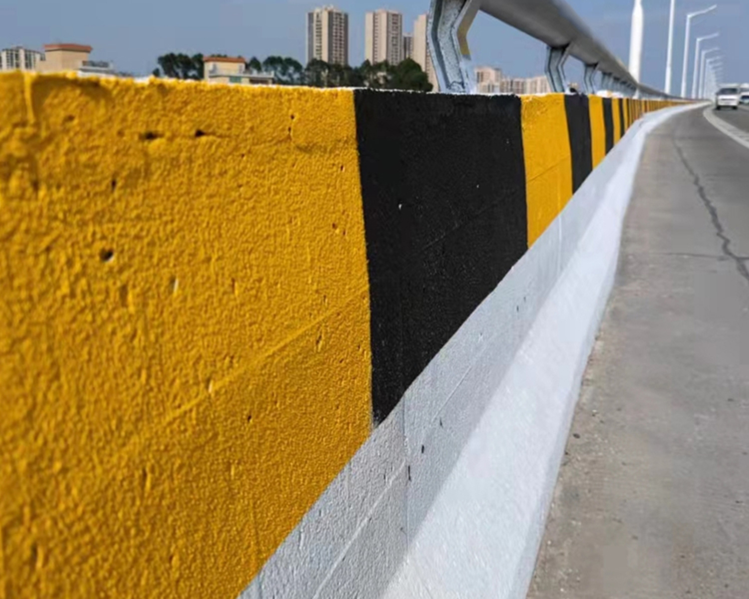 Road marking machine dealers in Ghaziabad